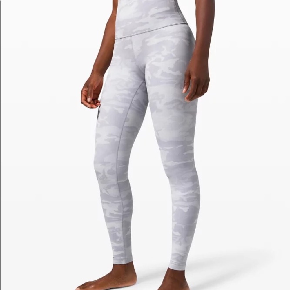 Lululemon Wunder Under Super High Rise Tight 28” Size 6 White Camo